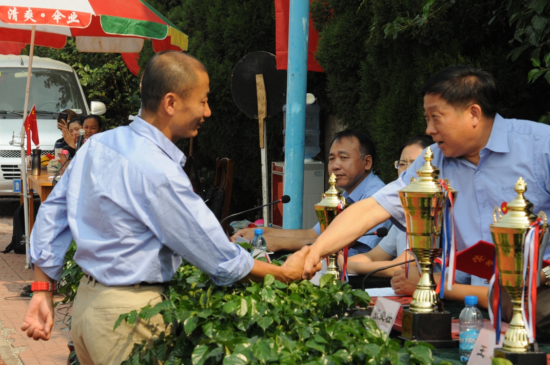 集團、集團黨委、集團工會授予熊兆軍 “崗位技術(shù)標(biāo)兵”榮譽稱號